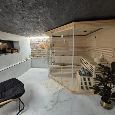 Lodge Limi